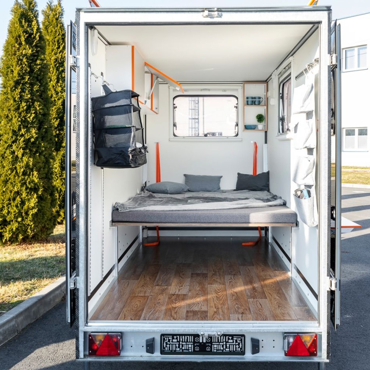 OffRoad 1300 Speedcaravan BlackCross-Edition 3.00x1.46x1.90m, vollausgestattet, Küche, Doppelbett, Fenster, Tür 100kmh (7)