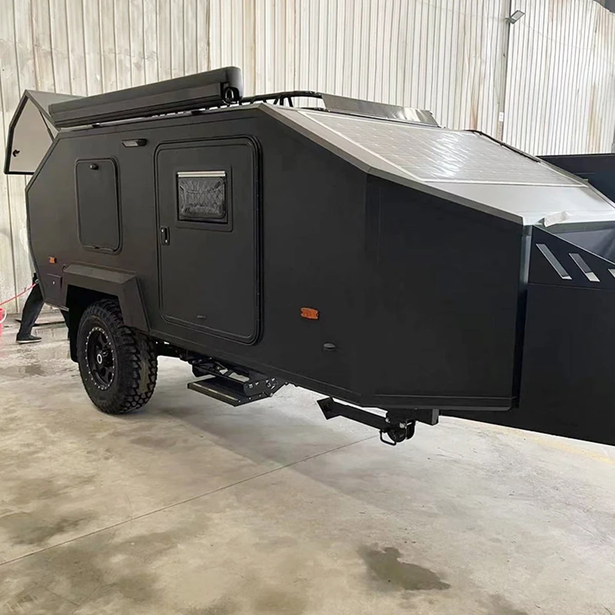 CRAFTMAX® BLACK BROTHER EXP-4 15 Extreme OffRoad Caravan Tandem ThermoSandwich, vollausgestattet mit Möbel, Bett, Küche, Sanitär, 2 - 3 Schlafplätze, Heizung (3)